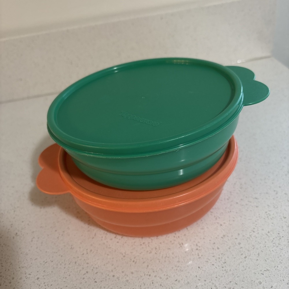 VTG Tupperware Impressions 6" Cereal Bowls with Lids 2415 Lot of 2 Orange Green